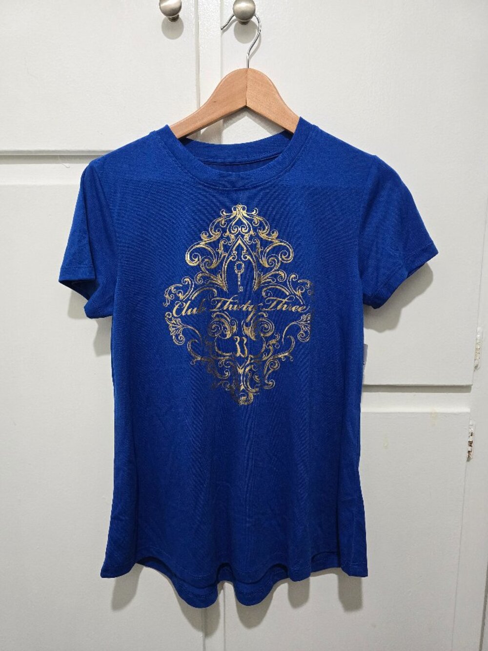 Disneyland Resort Club 33 Club Thirty Three Women's Top Size Small NEW WITH TAG